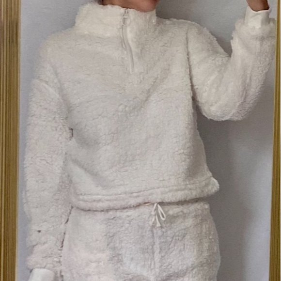 White Teddy Pull Over Sweater - Picture 4 of 4